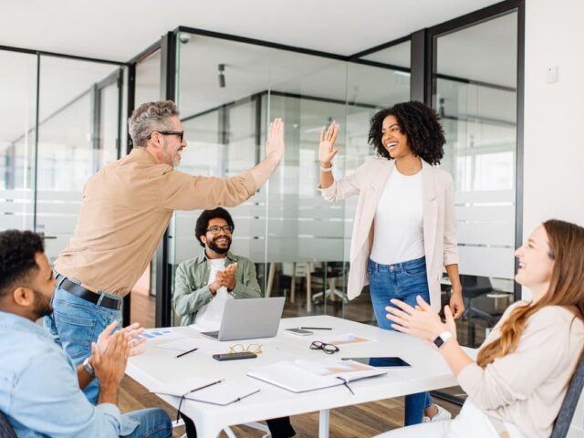 New report shows downtrend of US temporary foreign workers in Canada