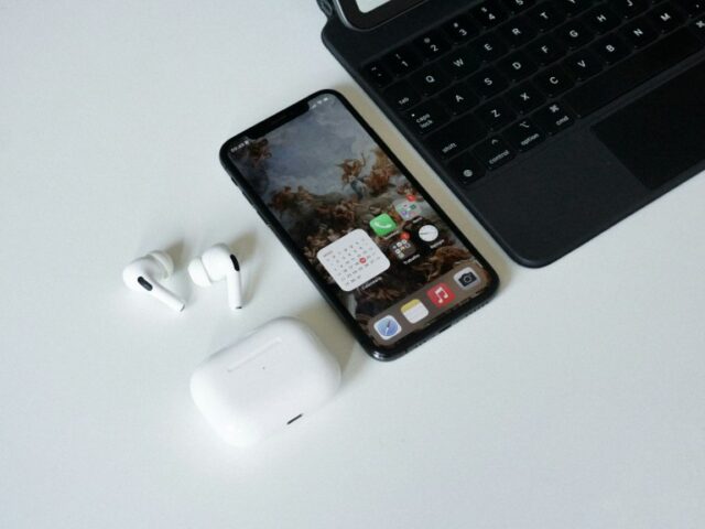 How Everyday Tech Is Quietly Replacing Traditional Hobbies