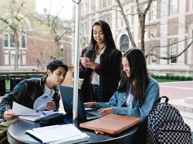 LMIA Processing Times 2025 Updated – What Canadian Employers Must Know